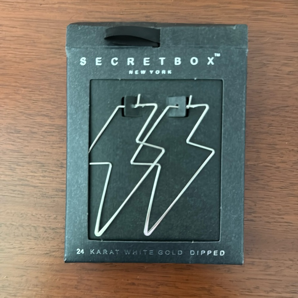 Secretbox lightning bolt earrings